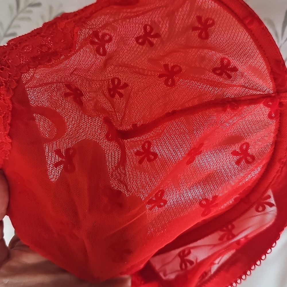 Victoria Secret Bra - Picture 3 of 3